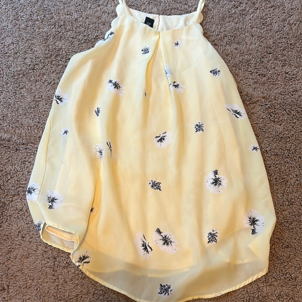 yellow tank top with flowers, new condition, small